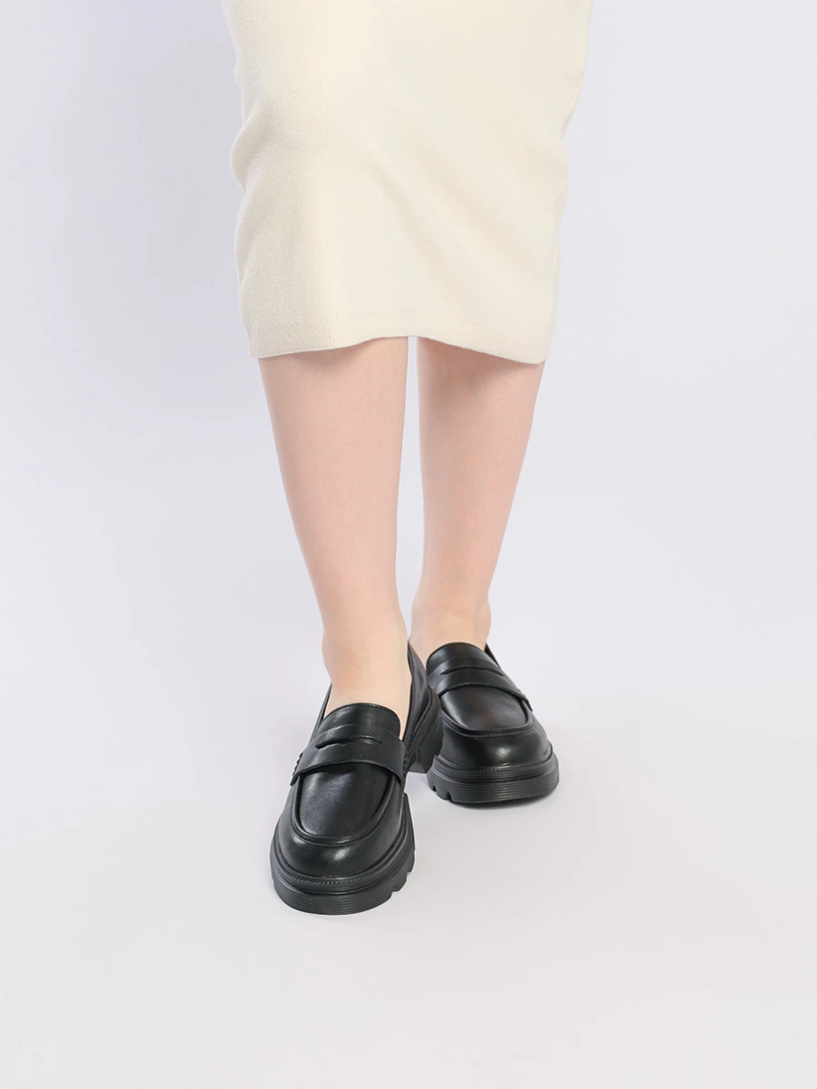 Лоферы-пенни черного цвета на широком каблуке